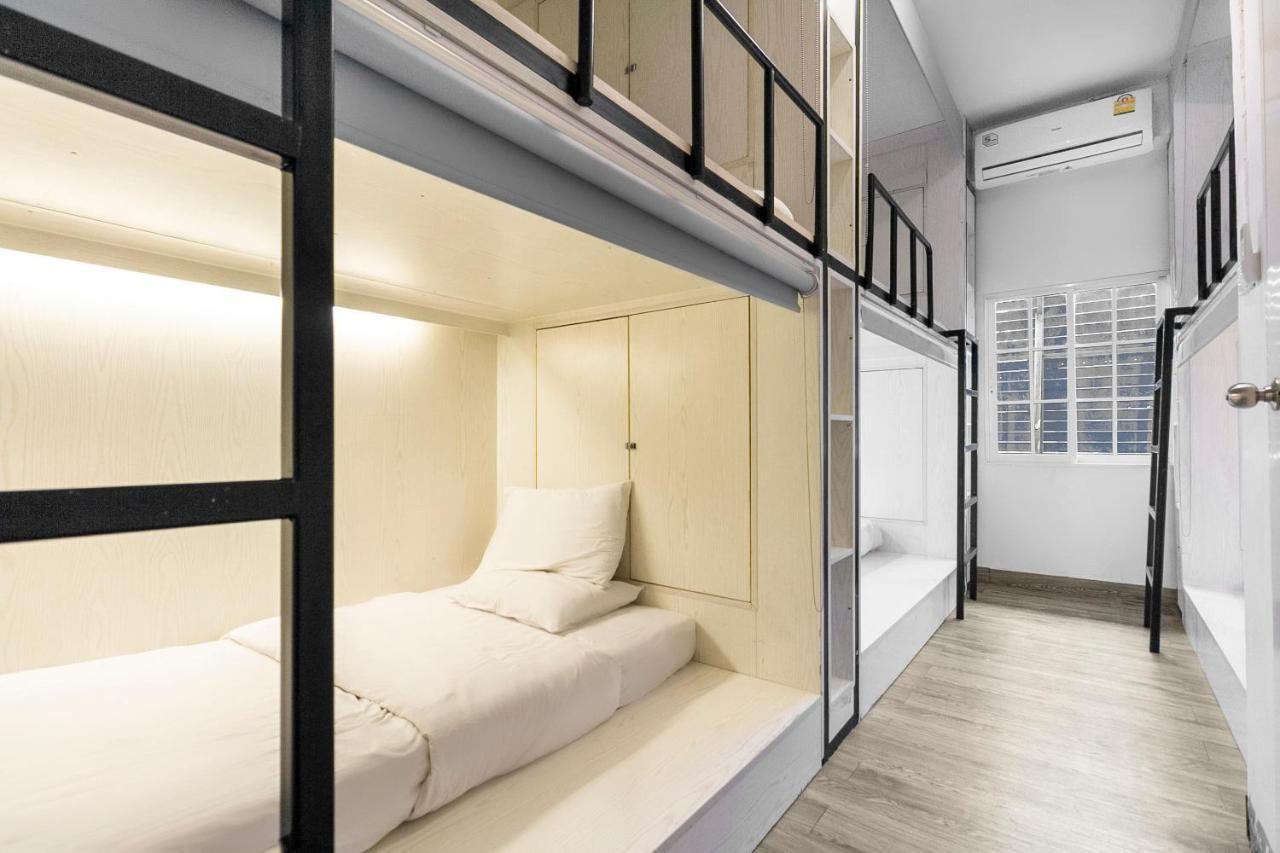 S7 Hostel Bangkok Exterior photo